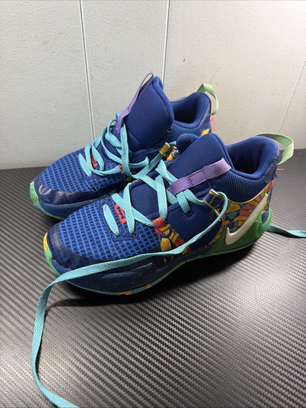 Size 5 (youth) - Nike LeBron Witness 7 Mid Kaleidoscope E3